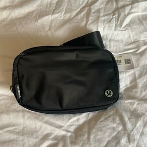 NWT Lululemon Everywhere Belt Bag